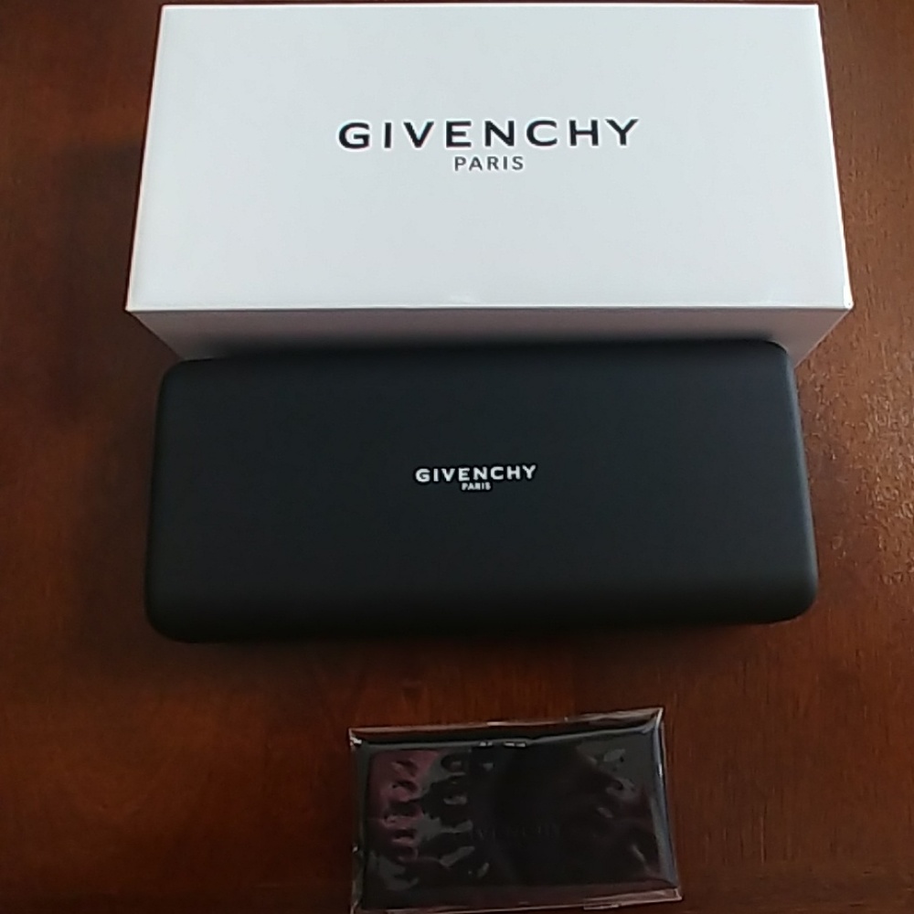 New givenchy sunglass case